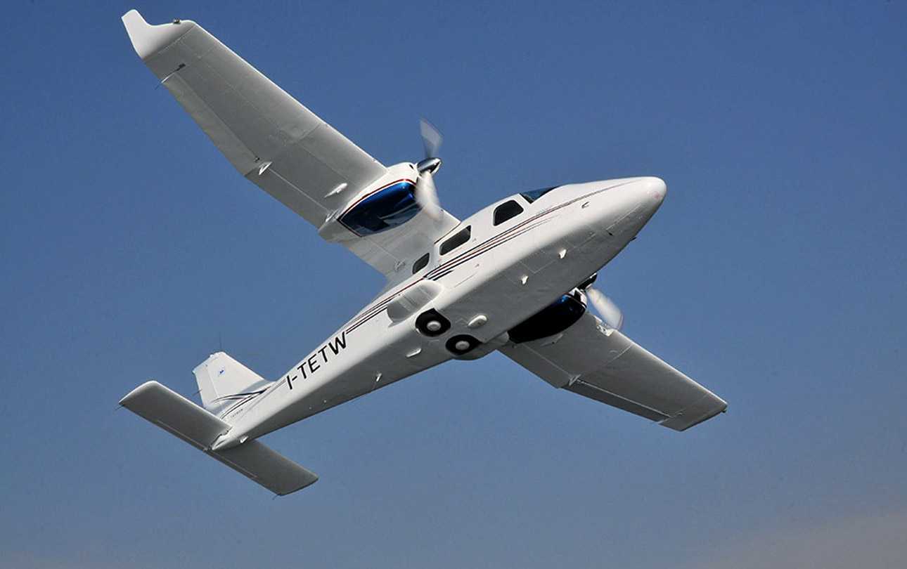 Tecnam P2006t Landing Gear Detail - buslasopa